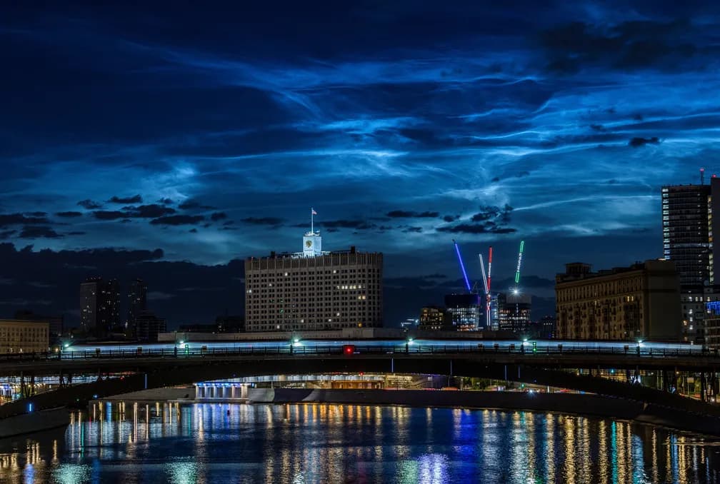 Nuvens brilhantes e extremamente raras são vistas em Moscou, na Rússia