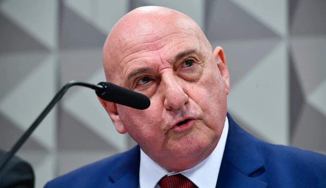 Gonçalves Dias diz à CPI que deveria ter sido “mais duro” com golpistas em 8/1