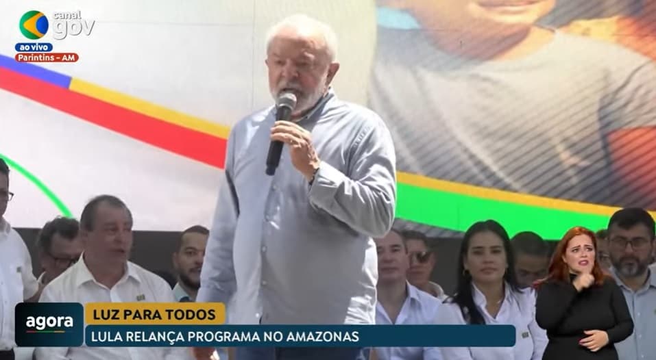 Em Parintins, Lula repudia garimpo e exploração ilegal de madeira