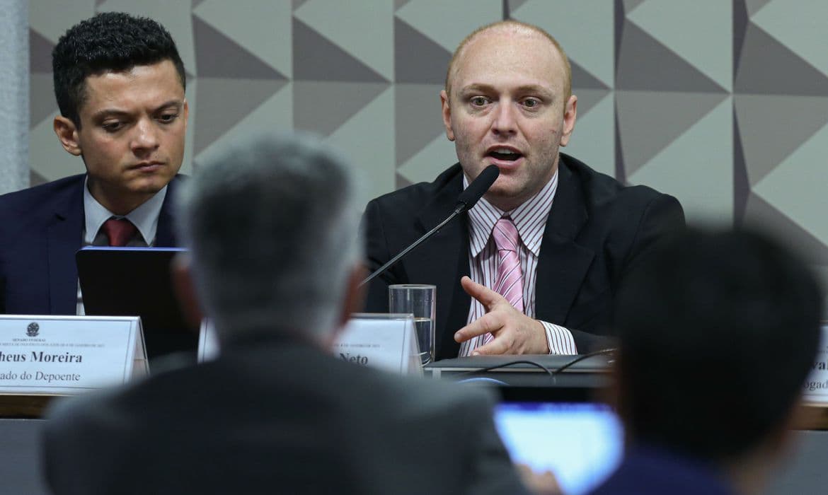 CPI do 08/01: Hacker responde a governistas e silencia para opositores