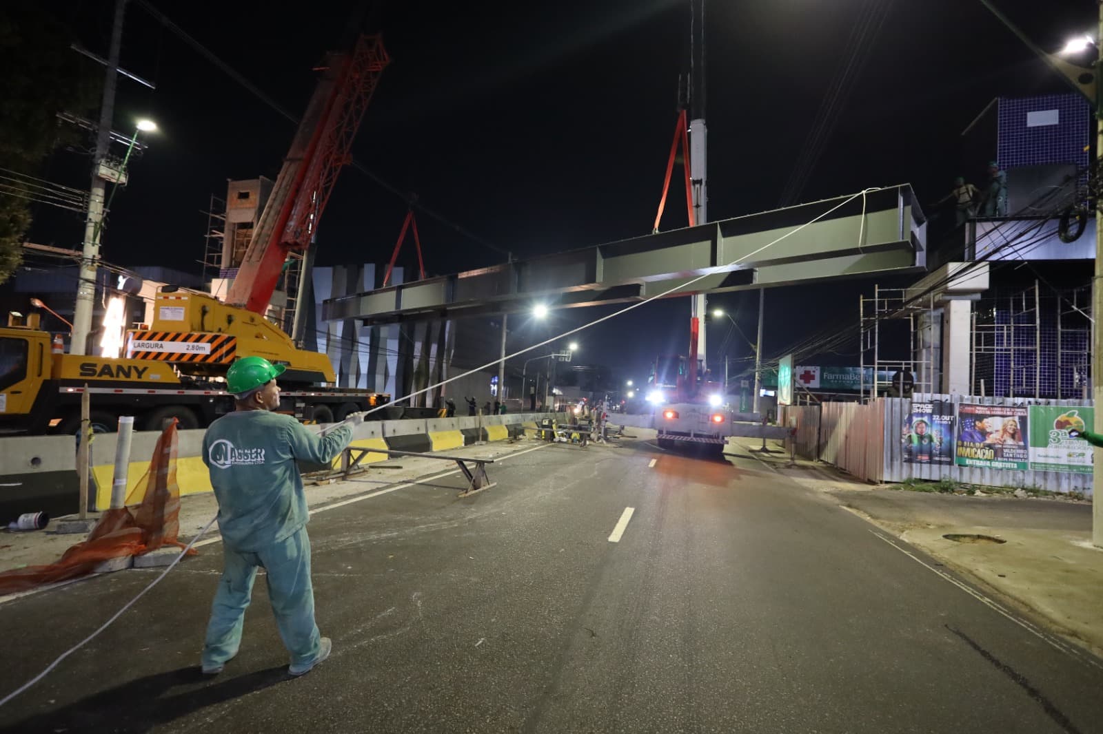 Avenida Ephigênio Salles, em Manaus, será interditada para montagem de cobertura da passarela