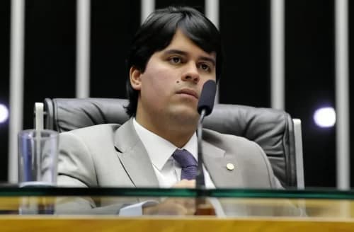 Aos 34 anos, André Fufuca é o ministro mais jovem do governo Lula