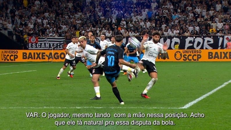 CBF admite erro do VAR em lance de pênalti em Corinthians x Grêmio; árbitro é afastado