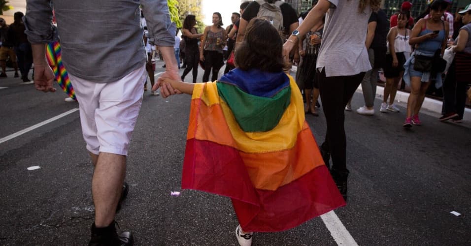 Lei proíbe menores de idade em eventos da Parada do Orgulho LGBTQIAPN+