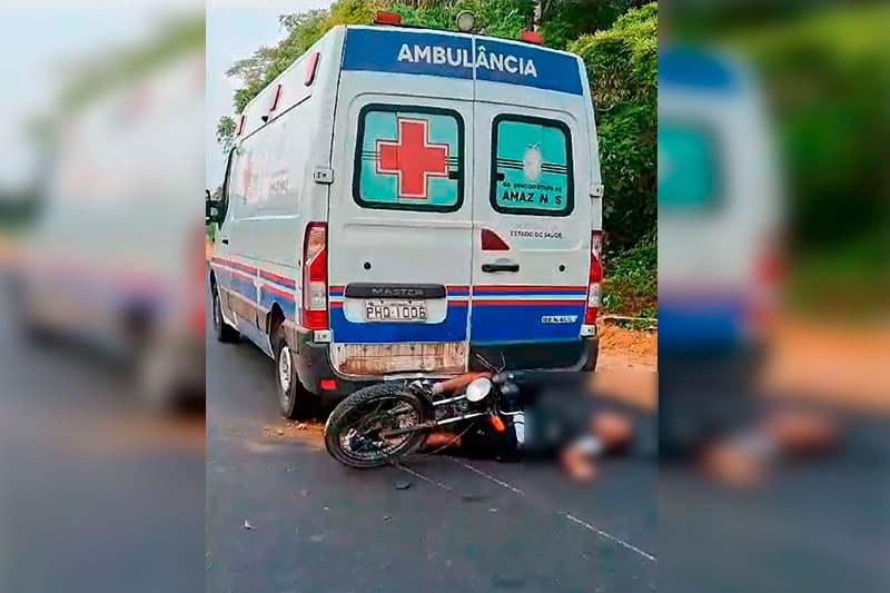 Homem morre após colisão entre moto e ambulância na AM-352, em Novo Airão