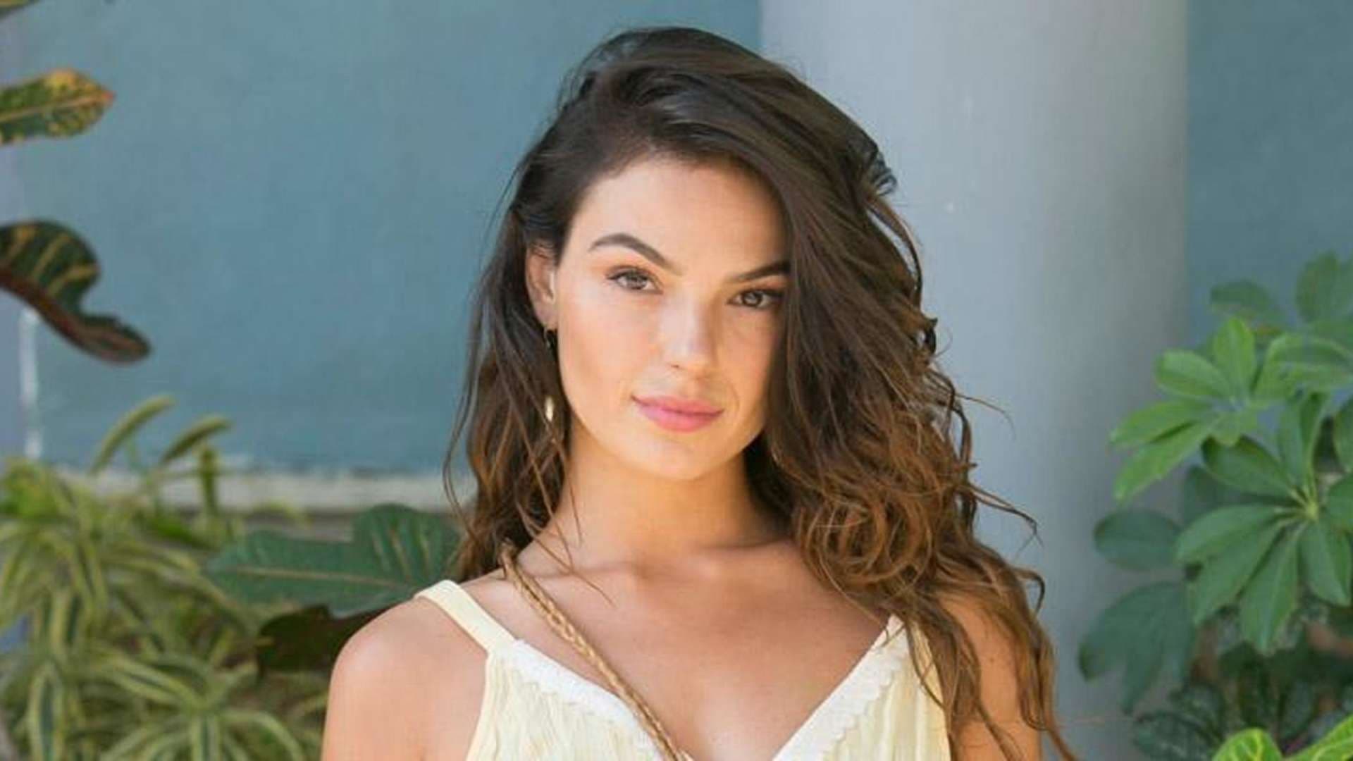 Ísis Valverde aciona advogados e registra BO após vazamento de supostos nudes