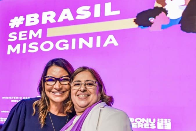 Janja defende criminalizar postagem de ódio em redes sociais