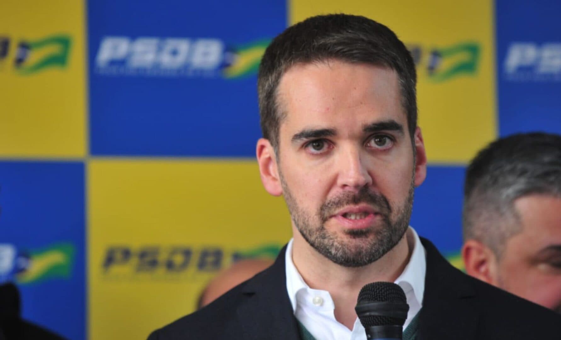 Colegas de partido acusam Eduardo Leite de tentar golpe no PSDB