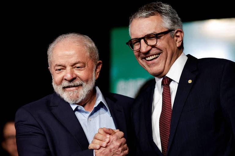 Lula pede paciência com Padilha e avisa deputados: “ele não vai cair”