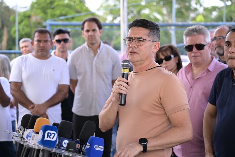 Prefeito anuncia bairro planejado na zona Norte de Manaus e lousas digitais para novas escolas