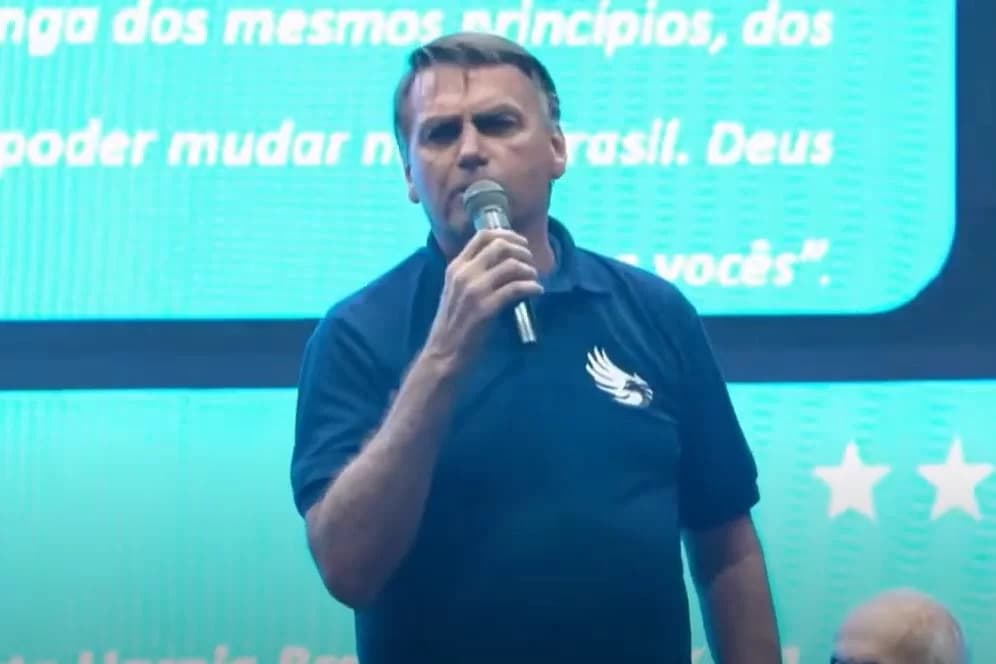 &#8220;Moraes quer me alijar da política&#8221;, diz Bolsonaro em evento