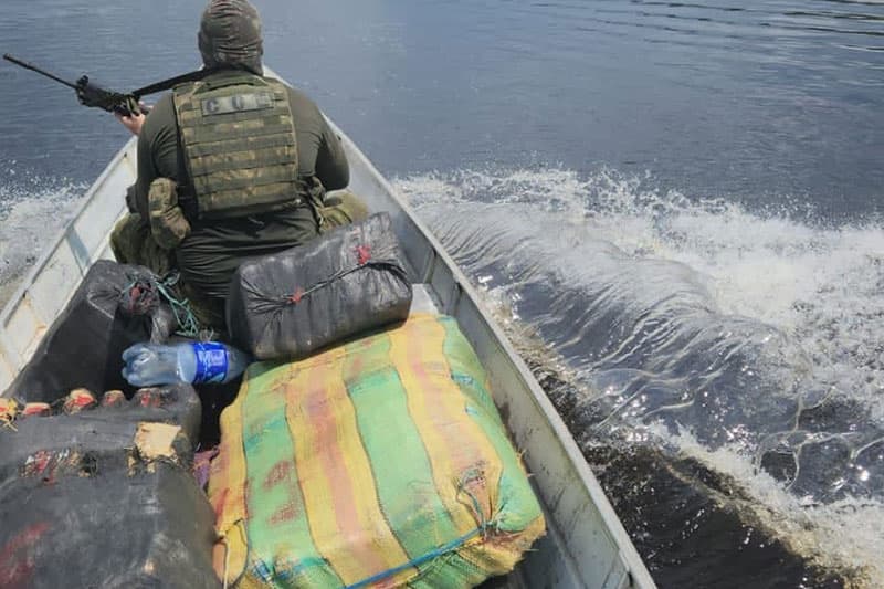 Colombianos são presos com cerca de 600 quilos de drogas no Amazonas
