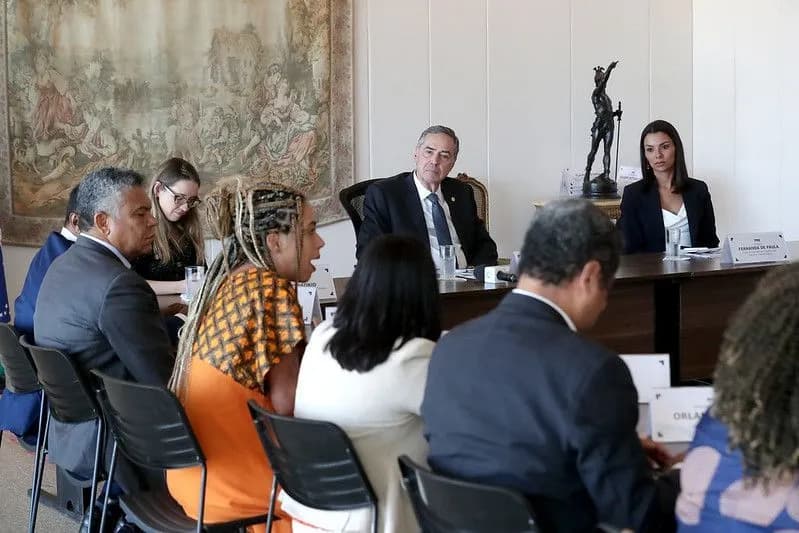 Bancada negra visita STF e prepara projetos para apresentar a Lula