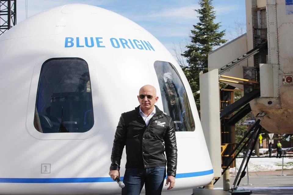 Empresa de Jeff Bezos lança novo foguete ao espaço após acidente em 2022