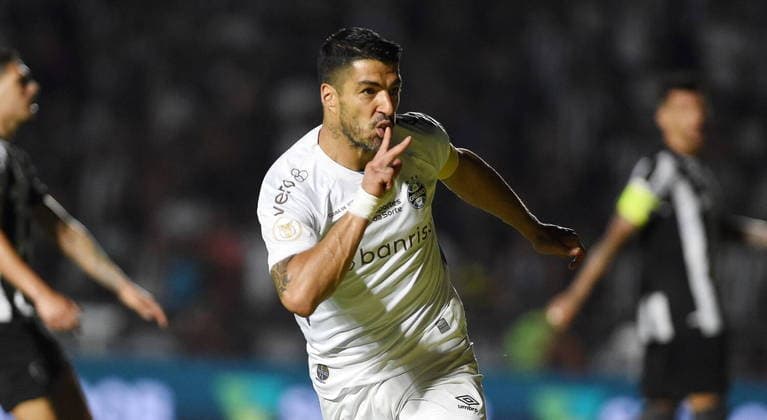 Suárez acerta com o Inter Miami e volta a jogar ao lado de Messi