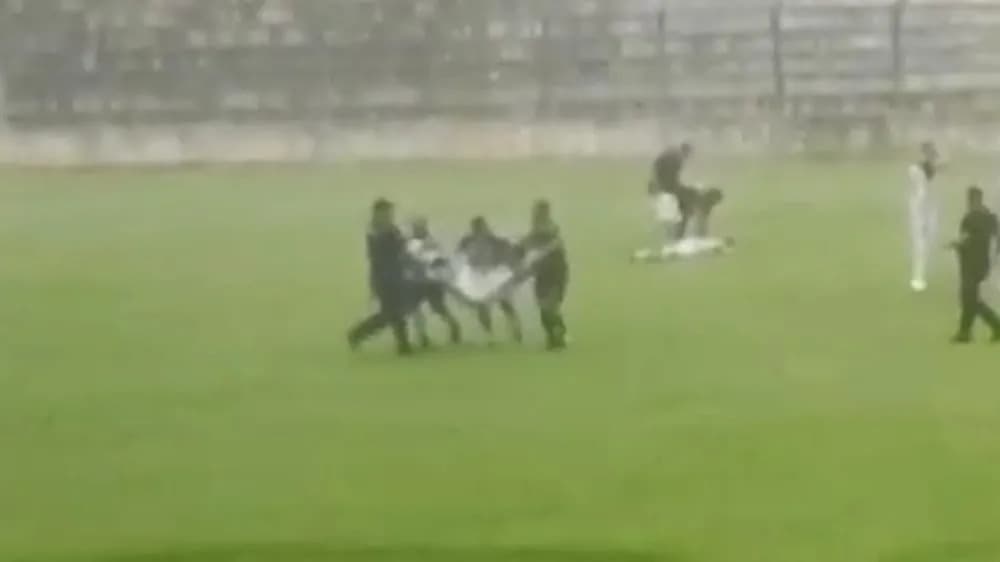 VÍDEO: Homem morre ao ser atingido por raio em partida de futebol, no Paraná