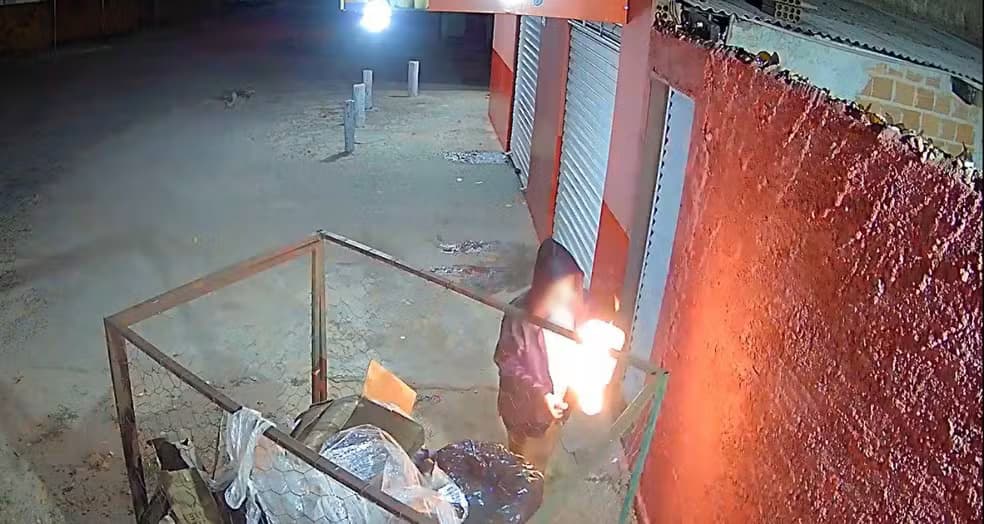 Suspeita de incendiar mercado, no sudeste do Tocantins, vai para prisão domiciliar
