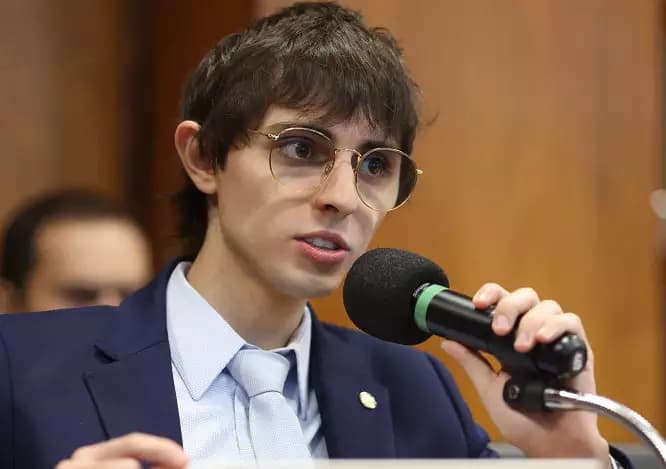 Bastidores: Amom Mandel deve lançar pré-campanha até final do mês