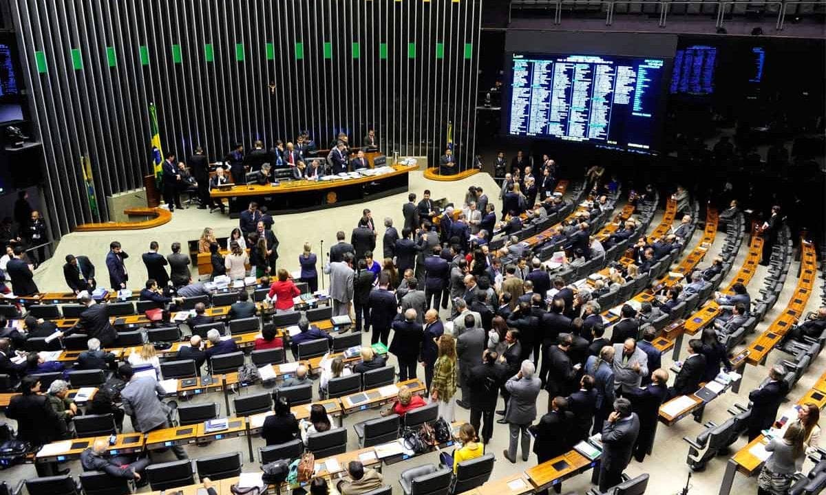 Congresso deve debater redução da jornada de trabalho com manutenção dos salários