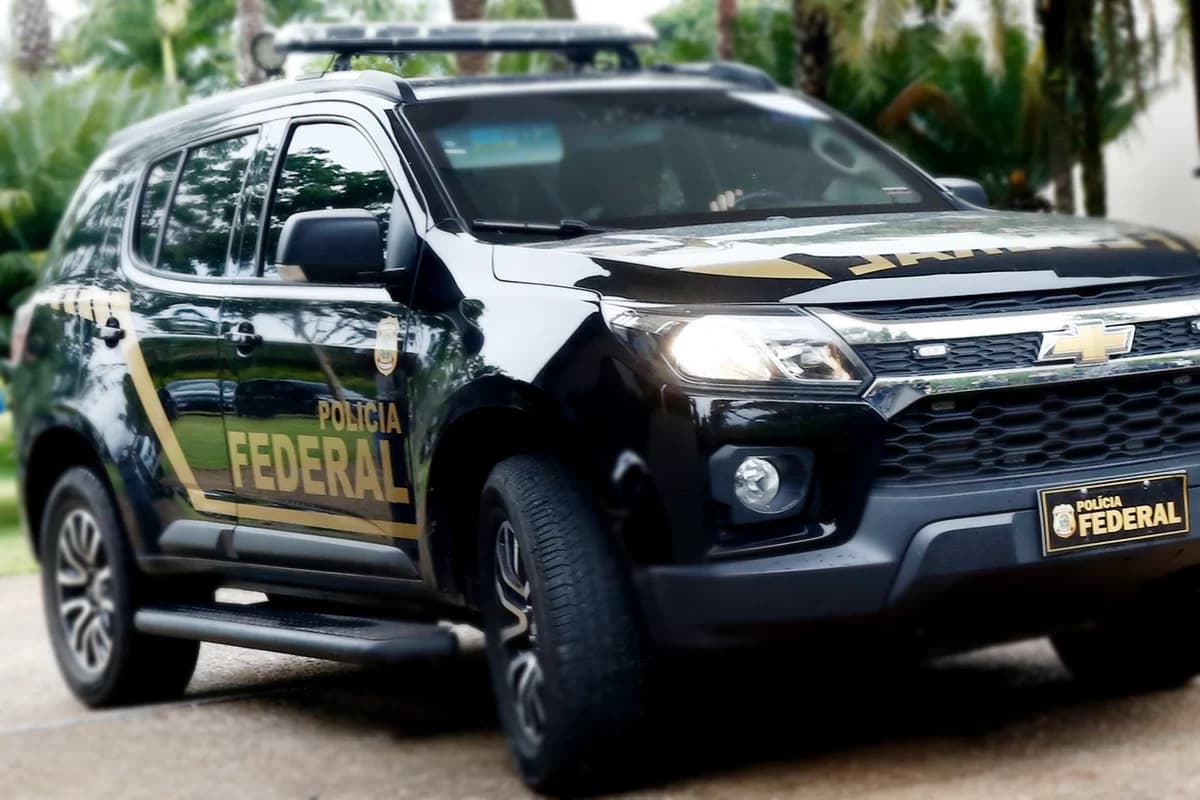 PF faz operação contra grupo que vendia dados federais à facções e policiais
