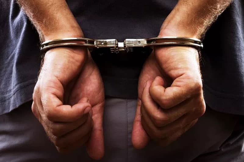 Professor é preso sob suspeita de estuprar menino autista de 13 anos