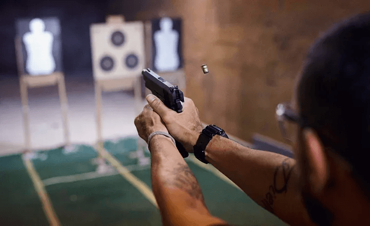 Prefeito Eduardo Paes proíbe a abertura de clubes de tiro no Rio de Janeiro