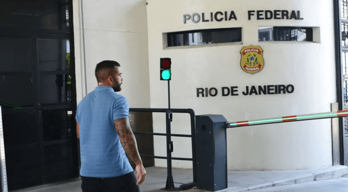 Oposição divulga manifesto que critica operação da PF contra deputado Carlos Jordy