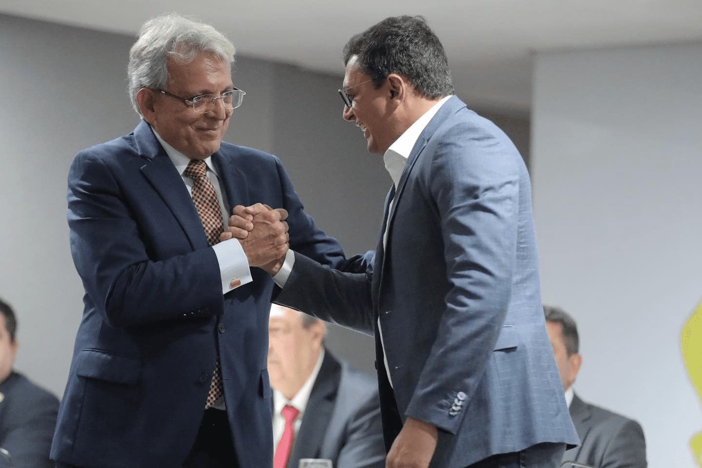 Após assumir vaga na Câmara, Pauderney Avelino diz que conflito com Wilson Lima “é passado”