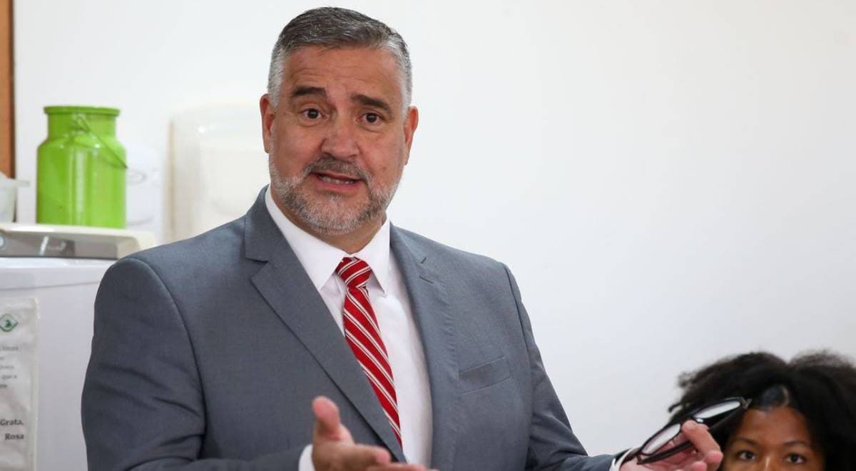 Paulo Pimenta é nomeado como ministro da Secretaria Extraordinária de apoio à reconstrução do RS