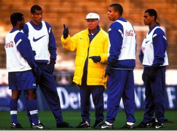 Fifa, Conmebol, CBF e estrelas do futebol brasileiro prestam homenagem a Zagallo