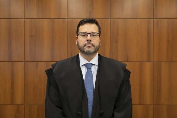 Lula escolhe magistrado do TRE-PR que vai julgar Moro