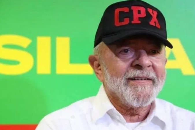 Lula no Complexo do Alemão: &#8220;Nenhuma mulher quer namorar com um cara que mostra a carteira de trabalho, qual é sua profissão? Ajudante geral&#8221;