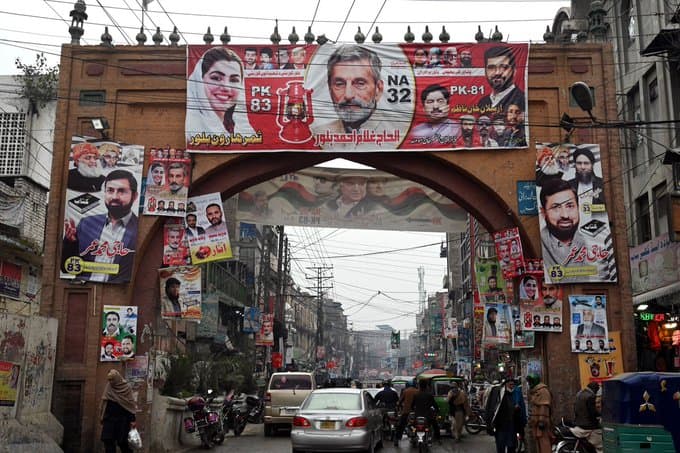 Grupo militante no Paquistão ataca delegacia e deixa dez mortos e seis feridos