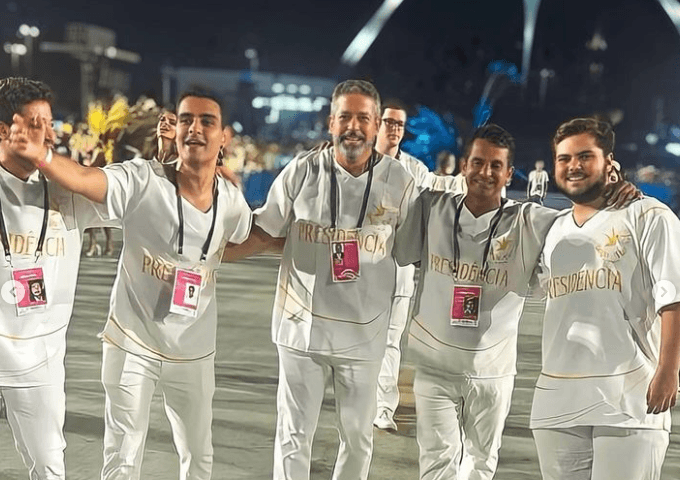 Arthur Lira desfila na Beija-flor; escola recebeu R$ 8 milhões de Maceió