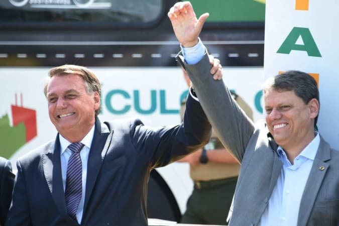 Bolsonaro indica Tarcísio e mais 14 como testemunhas em processo sobre tentativa de golpe