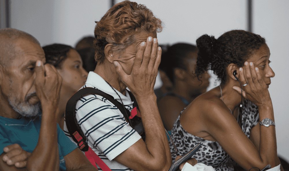 Mulheres e negros terminam 2023 com desemprego acima da média nacional , diz IBGE