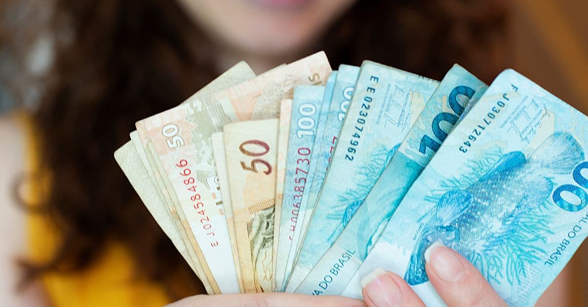 Governo federal envia projeto que prevê salário mínimo de R$ 1.509 para 2025