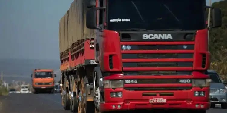 Brasil registra mais de 17 mil roubos de carga em um ano