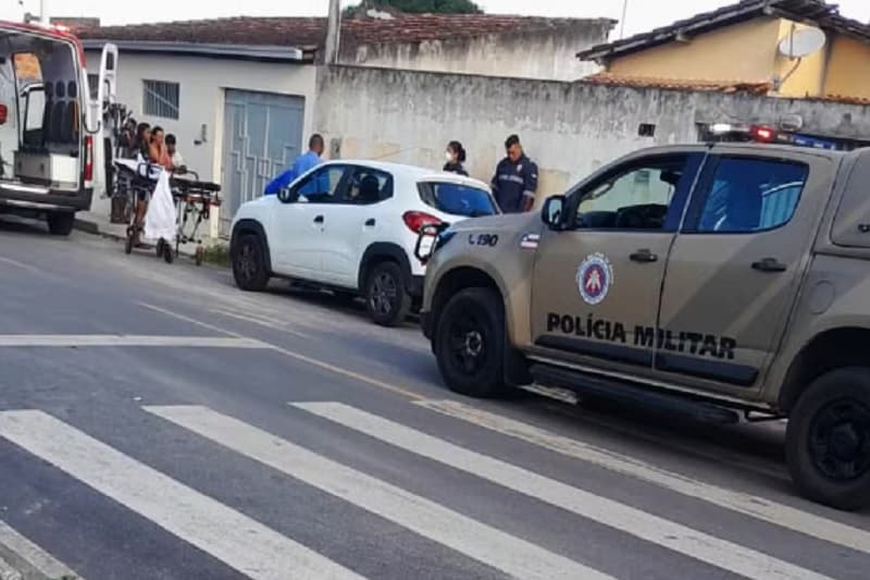 Criança de 4 anos morre após ser esquecida dentro de carro na Bahia