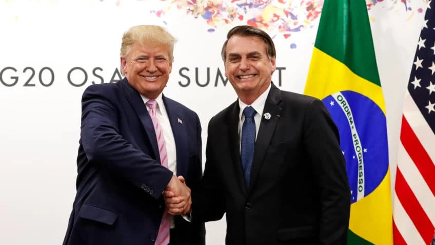 Jair Bolsonaro celebra convite de Trump para a posse