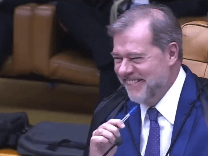VÍDEO: Toffoli faz &#8220;piada de gordo&#8221; com Dino durante sessão no STF