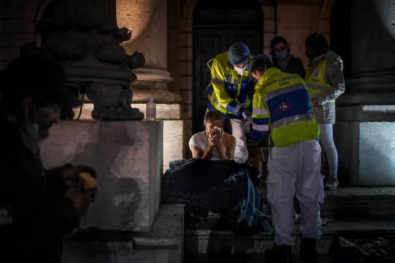 Em Portugal, crise de moradia leva brasileiros com trabalho a viver nas ruas