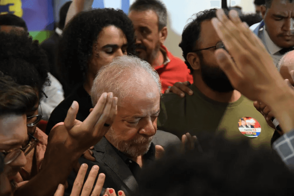 Desaprovação de Lula cresce entre os evangélicos e chega a 62%