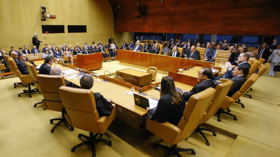 STF analisa concessão de licença-maternidade para mães não gestantes em união homoafetiva