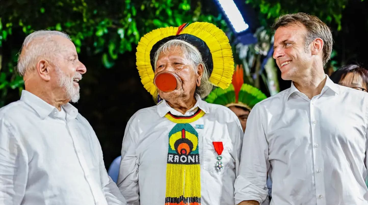 Macron concede mais alta honraria da França ao cacique Raoni