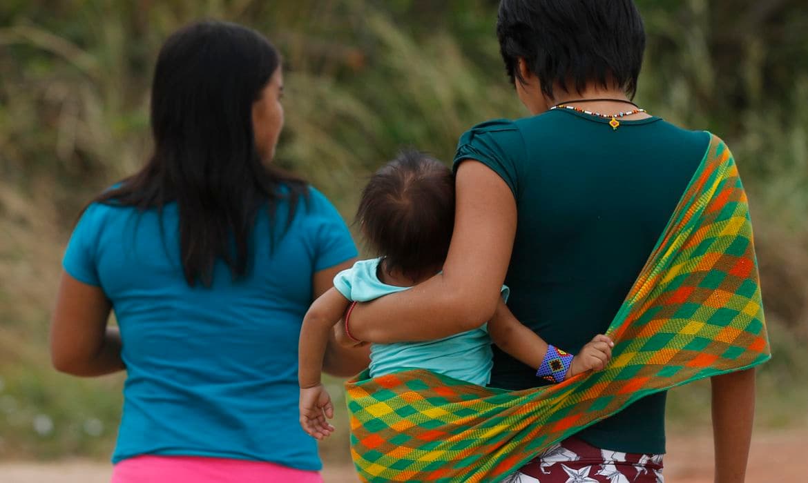 Lula assina MP que libera R$ 1 bilhão para ações voltadas aos yanomamis