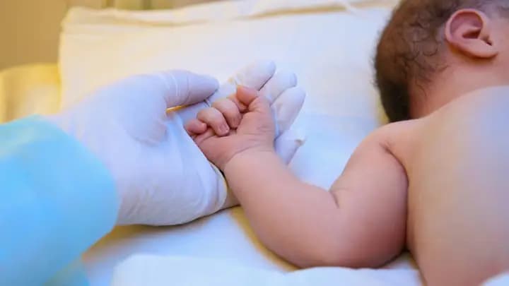 Na China, hospital é acusado de vender certidões de nascimento para barrigas de aluguel