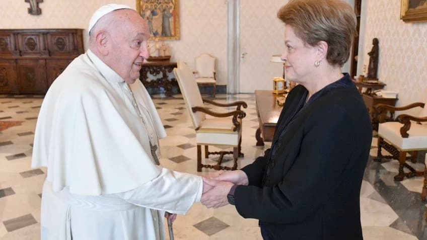 VÍDEO: Papa Francisco recebe Dilma Rousseff no Vaticano