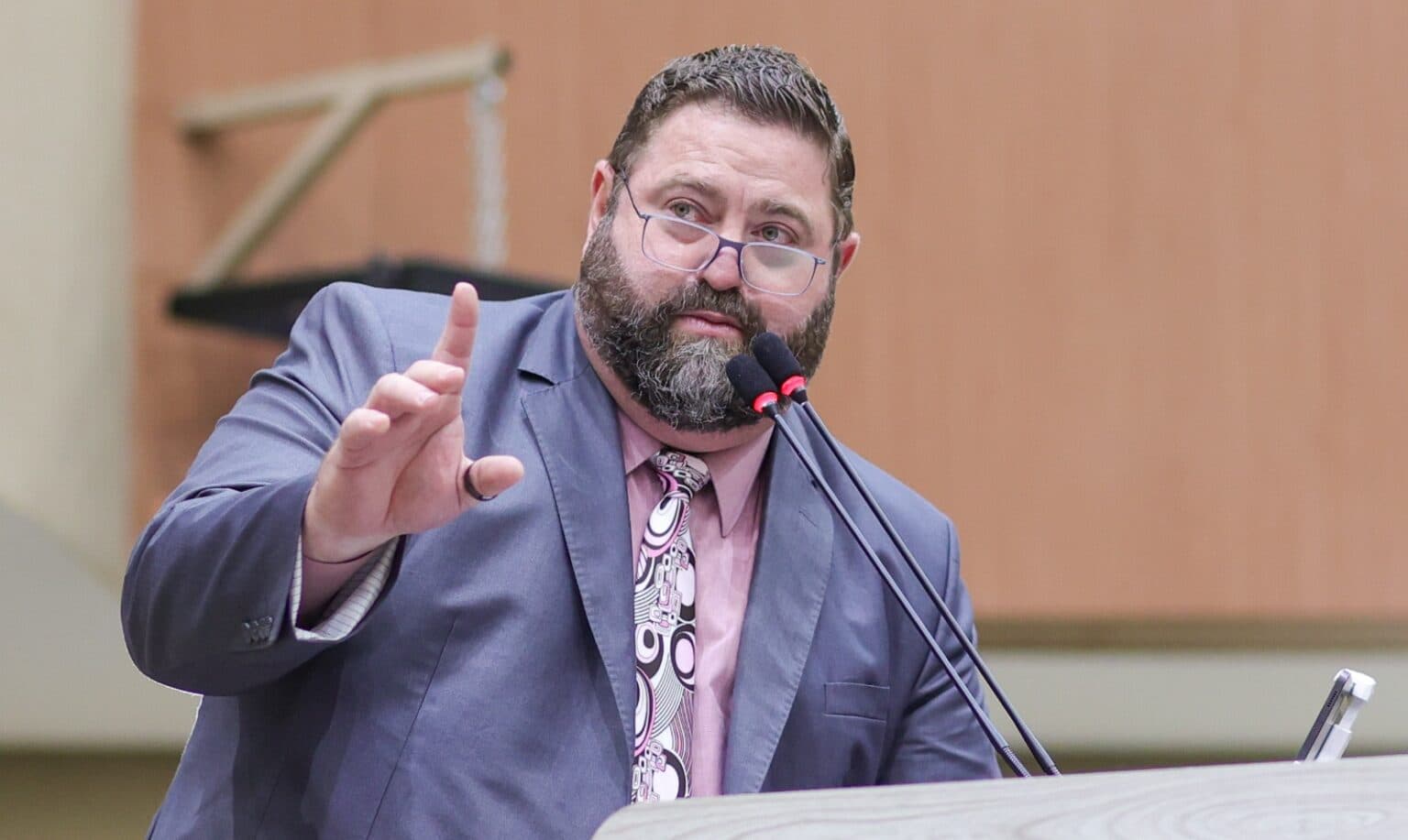 William Alemão responde à crítica de David Almeida: “Ninguém está indo contra Manaus”