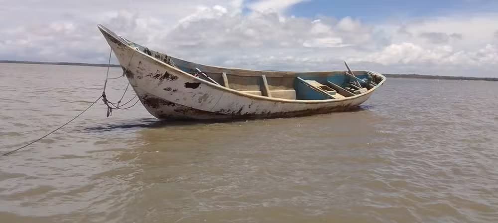 Mortos encontrados no barco à deriva no Pará são africanos, diz a PF